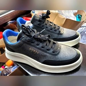 Guess Dolo Low-Top Sneakers